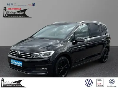 Gebraucht VW Touran Highline 150 PS (110 kW) 2022 Schwarz Van / Kleinbus