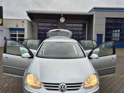 Second-hand VW Golf V Edition 80 CP (58 kW) 2007 Argintiu Berlinǎ