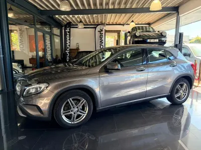 Usata Mercedes GLA200 156 CV (114 kW) 2014 Grigio SUV