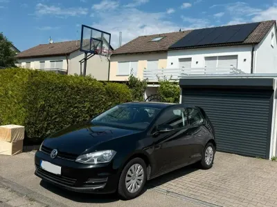 Gebraucht VW Golf VII Trendline 86 PS (63 kW) 2015 Schwarz Kleinwagen