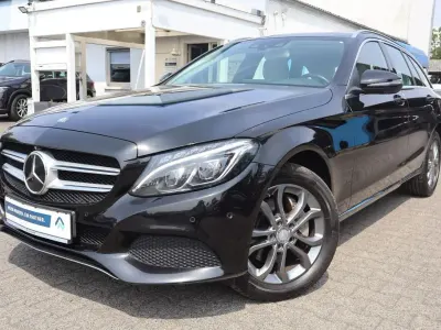 Gebraucht Mercedes C250 Avantgarde 211 PS (155 kW) 2015 Obsidian black  metallic pain Kombi