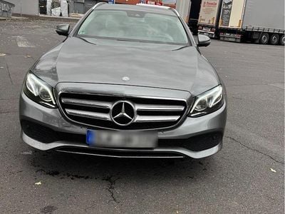 Grau Gebraucht 2017 Mercedes E350 Kombi | 21.800 € (Fairer Preis)