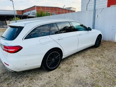 Gebraucht Mercedes E200 Avantgarde 184 PS (135 kW) 2017 Weiß Limousine