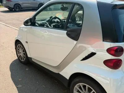 Gebraucht Smart ForTwo Coupé 61 PS (44 kW) 2009 Weiß Coupé
