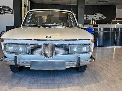 Usado BMW 2000 100 HP (73 kW) 1967 Branco Sedan
