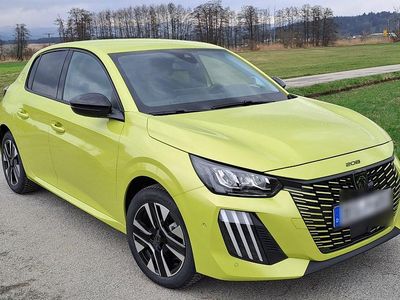 Gelb Gebraucht 2024 Peugeot 208 Allure Kleinwagen | 16.500 € (Fairer Preis)