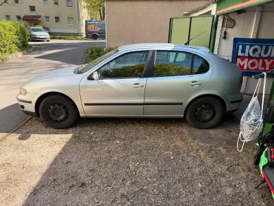 Używany Seat Leon 101 KM (74 kW) 1999 Srebrny Hatchback