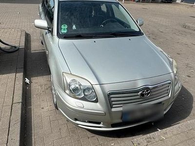 Usata Toyota Avensis 147 CV (108 kW) 2005 Grigio Station wagon