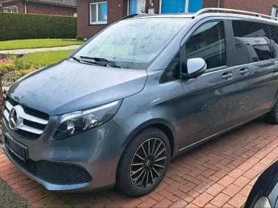 Gebraucht Mercedes V220 163 PS (119 kW) 2020 Grau Van / Kleinbus