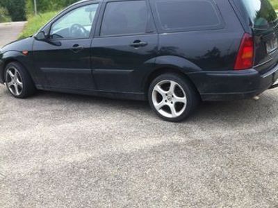 Gebraucht Ford Focus 101 PS (74 kW) 2003 Schwarz Kombi
