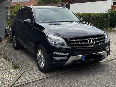 Gebraucht Mercedes ML250 204 PS (150 kW) 2012 Schwarz SUV