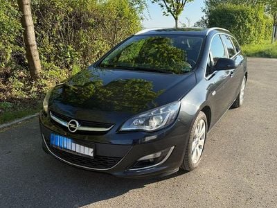 Używany Opel Astra Innovation 140 KM (102 kW) 2013 Czarny Kombi