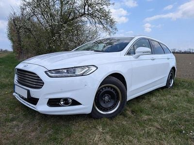 Weiß Gebraucht 2015 Ford Mondeo Titanium Kombi | 14.200 € (Etwas zu teuer)