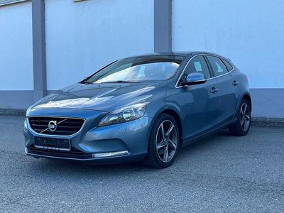 Gebraucht Volvo V40 Momentum 150 PS (110 kW) 2013 Blau Limousine