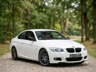 Gebraucht BMW 325 M Sport 218 PS (160 kW) 2012 Weiß Coupé