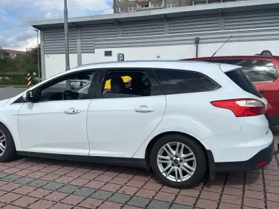 Gebraucht Ford Focus 125 PS (91 kW) 2013 Weiß Kombi