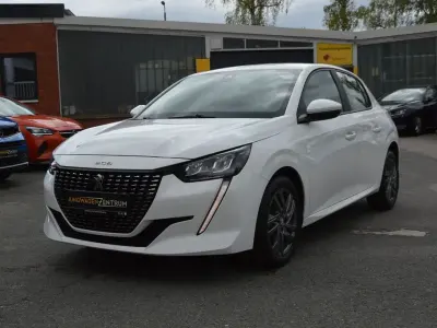 Gebraucht Peugeot 208 Active 101 PS (74 kW) 2022 Weiß Kleinwagen