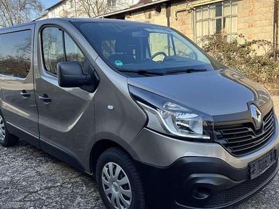 Gebraucht Renault Trafic Expression 121 PS (88 kW) 2019 Stone Van / Kleinbus
