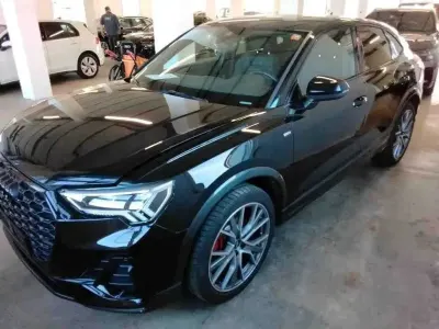 Gebraucht Audi Q3 Sportback S-Line 200 PS (147 kW) 2023 Mythosschwarz metallic SUV