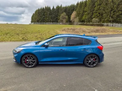 Używany Ford Focus ST 280 KM (205 kW) 2020 Niebieski Sedan/Limuzyna