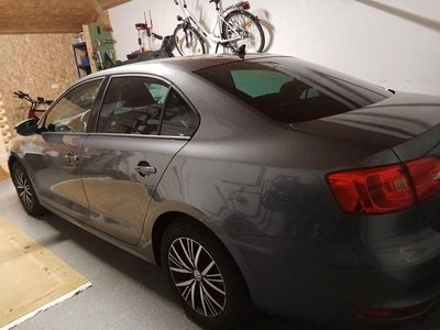 Usata VW Jetta Life 105 CV (77 kW) 2014 Grigio Berlina