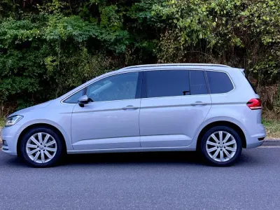 Gebraucht VW Touran Highline 150 PS (110 kW) 2016 Silber Van / Kleinbus