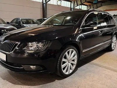 Gebraucht Skoda Superb LAURIN & KLEMENT 260 PS (191 kW) 2014 Schwarz Kombi