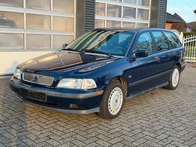 Gebraucht Volvo V40 122 PS (89 kW) 2000 Blau Limousine