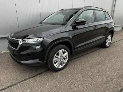 Neu Skoda Karoq Selection 150 PS (110 kW) 2026 Black magic perleffekt SUV