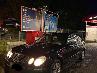 Usata Mercedes E220 150 CV (110 kW) 2004 Nero Berlina