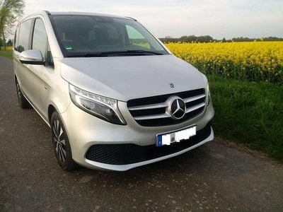 Silber Gebraucht 2019 Mercedes V220 Edition Van / Kleinbus | 40.300 € (Fairer Preis)