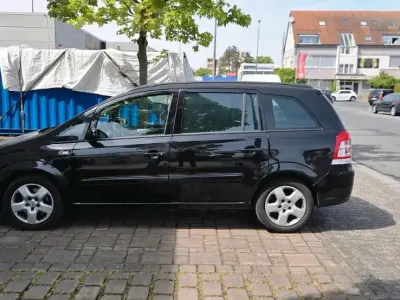 Usata Opel Zafira 150 CV (110 kW) 2006 Nero Monovolume