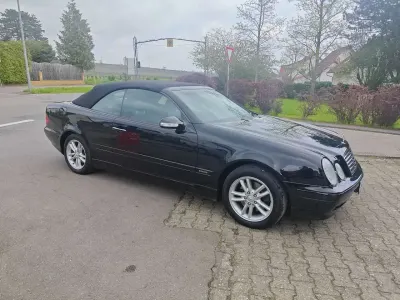 Gebraucht Mercedes CLK230 197 PS (144 kW) 2000 Schwarz Cabrio