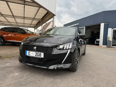 Gebraucht Peugeot e-208 GTi 100 kW (136 PS) 2022 Schwarz Kleinwagen