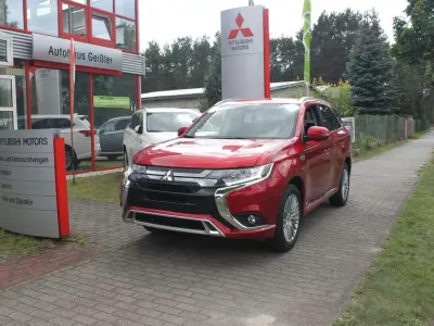 Gebraucht Mitsubishi Outlander P-HEV Basis 224 PS (164 kW) 2021 Dynamikrot SUV