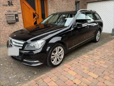 Gebraucht Mercedes C220 170 PS (125 kW) 2012 Schwarz Kombi