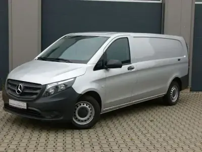 Gebraucht Mercedes Vito 163 PS (119 kW) 2023 Silber Van