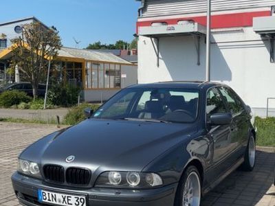 BMW 525