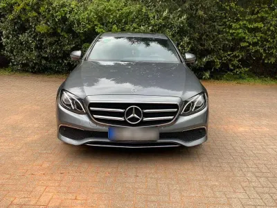 Gebraucht Mercedes E220 194 PS (142 kW) 2019 Grau Limousine