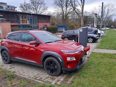 Gebraucht Hyundai Kona 100 kW (136 PS) 2021 Rot SUV