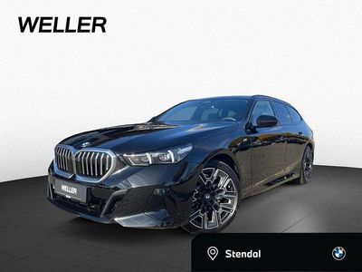 Black sapphire (schwarz) Gebraucht 2025 BMW 520 M Sport Kombi | 45.850 €