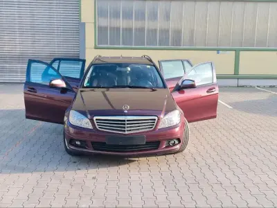 Używany Mercedes C200 136 KM (100 kW) 2007 Czerwony Kombi