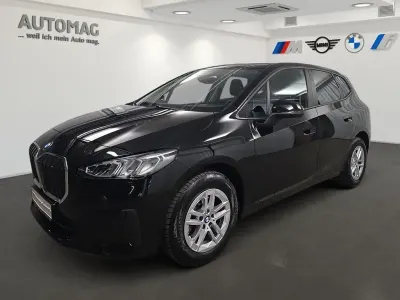 Gebraucht BMW 220 156 PS (114 kW) 2023 Schwarz Van / Kleinbus