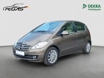 Gebraucht Mercedes A180 116 PS (85 kW) 2010 Braun Limousine
