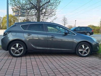 Usata Opel Astra 180 CV (132 kW) 2010 Verde Station wagon