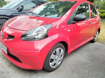 Gebraucht Toyota Aygo Basis 68 PS (50 kW) 2007 Rot Kleinwagen