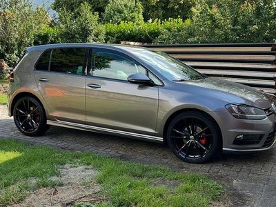 Gebraucht VW Golf VII R-line BlueMotion 125 PS (91 kW) 2016 Grau Kleinwagen