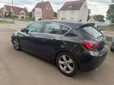Gebraucht Opel Astra Sport 179 PS (131 kW) 2010 Schwarz Limousine