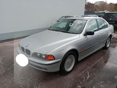 Second-hand BMW 523 170 CP (125 kW) 2000 Argintiu Berlinǎ
