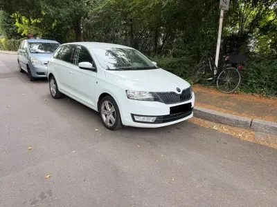 Gebraucht Skoda Rapid Ambition 105 PS (77 kW) 2015 Weiß Kleinwagen